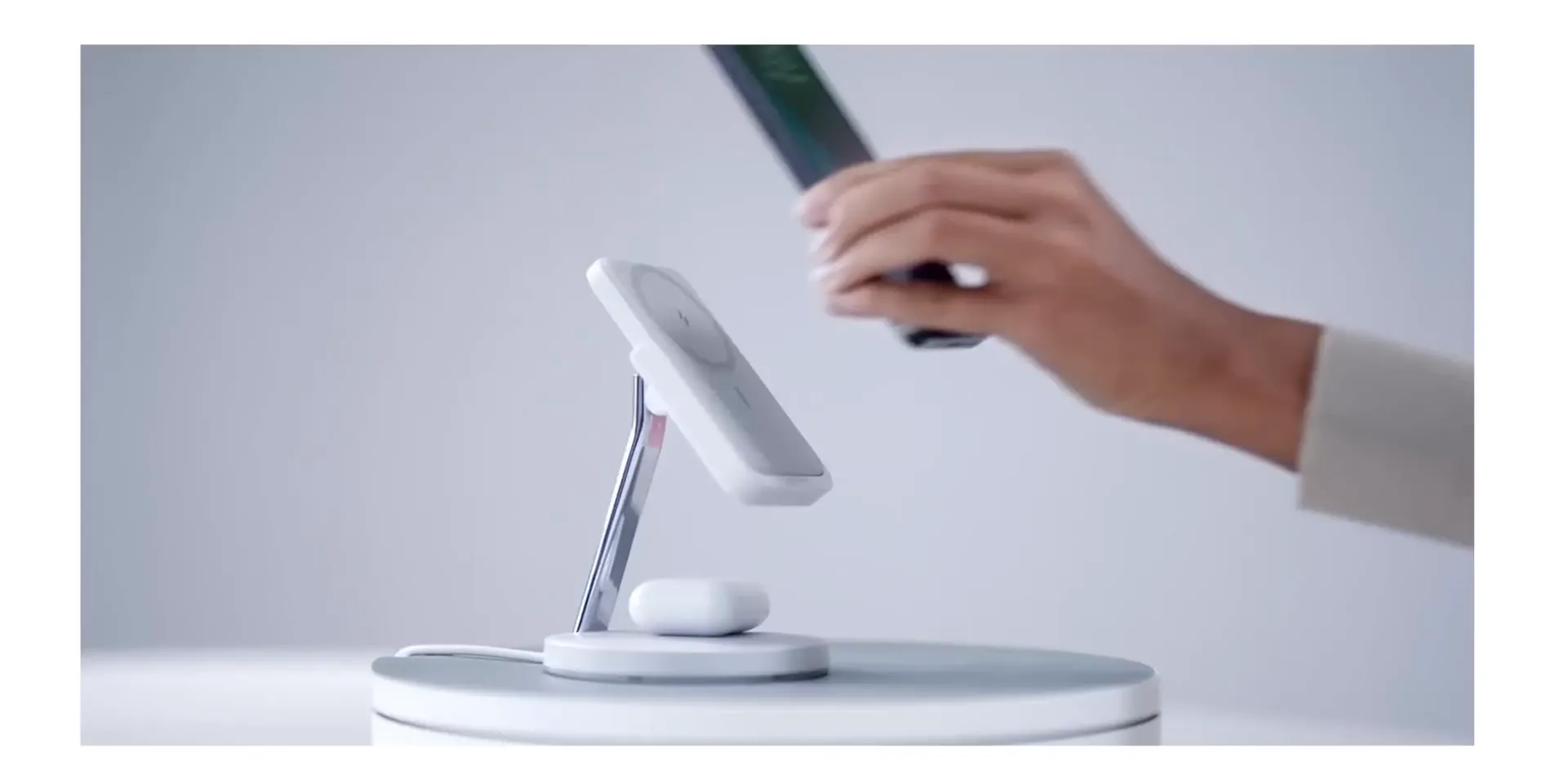 Pixel Snap magnetic wireless charging accessories
