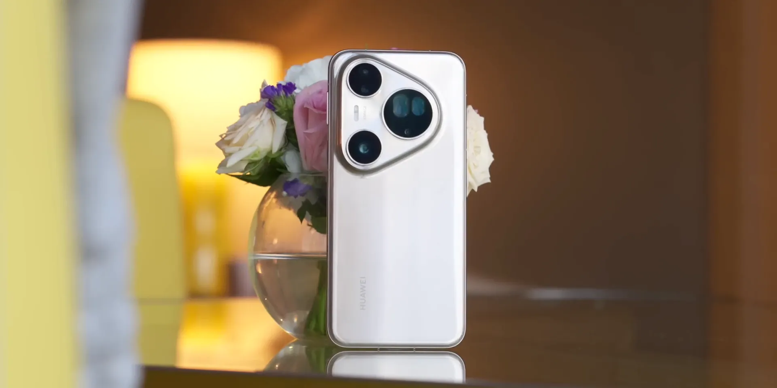 Huawei Pura 80 Ultra display and charging specs overview