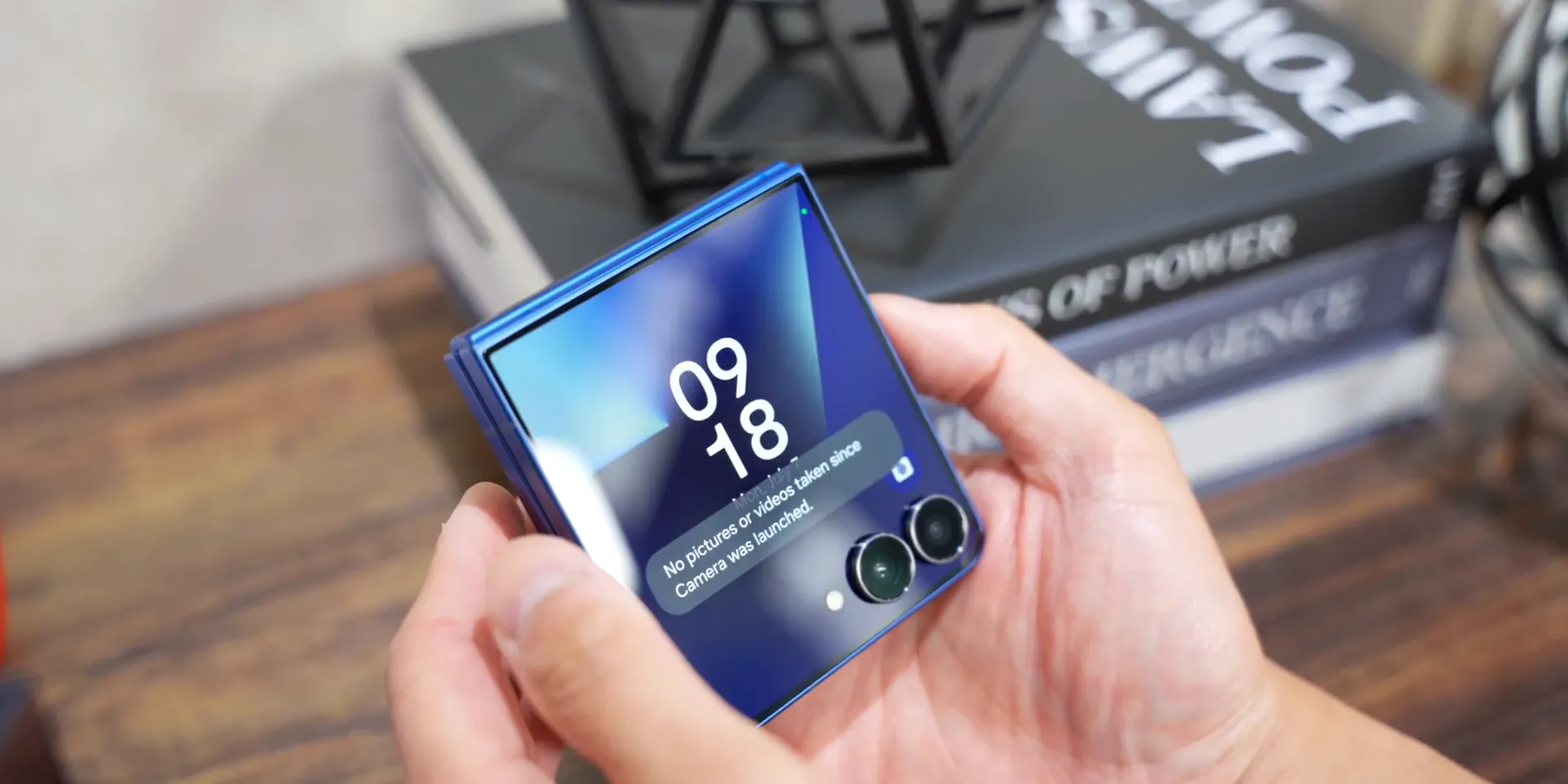 Samsung Galaxy Z Flip 7 cover display in use