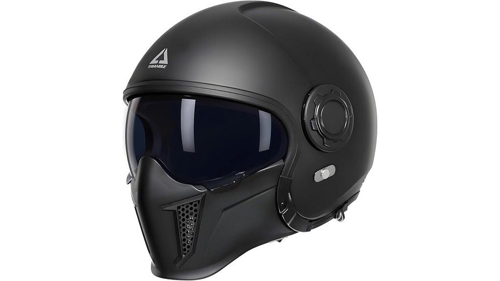 black full face helmet